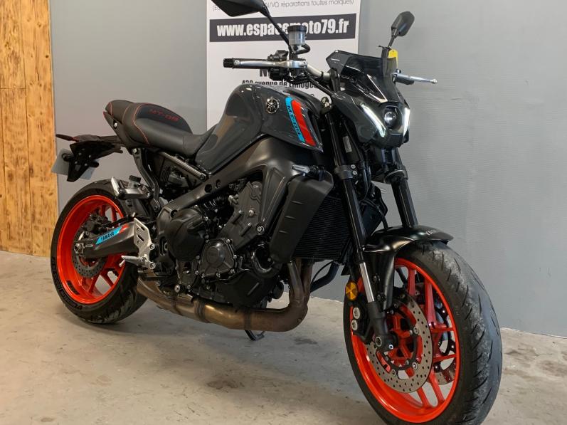 YAMAHA MT-09