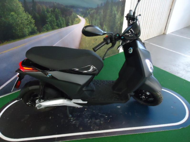 PIAGGIO 1 ACTIVE